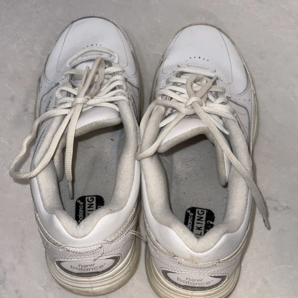 New Balance 577 MW577WT Men's Size 8  4E White Low Top  Walking Shoes